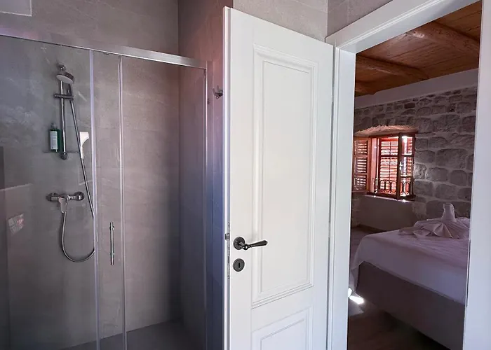 Dubrovnik Throne Suite IV